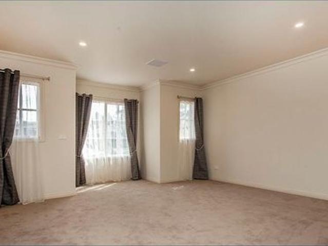 Impressive Three Bedroom Plus Study Townhouse!