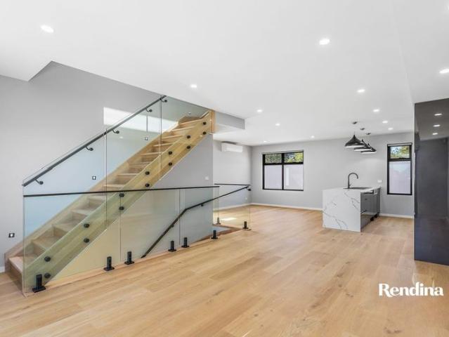 IMPRESSIVE TRIPLE STORY TOWNHOUSE