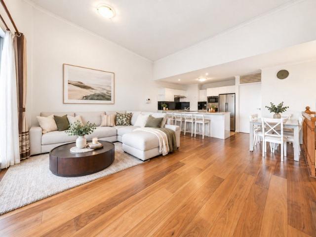 Impressive 145sqm Split Level Penthouse with City Views & Double Parking