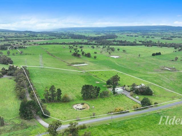 Impressive 15 Acres Lifestyle with Excellent Homestead, Guest Accommodation & Exceptional Infrastructure