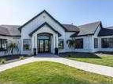 Impressive 2 Bed 2 Bath Available