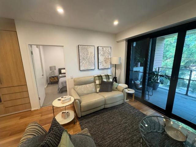 Impressive 2 bedroom contemporary, Grace Apartment in Glenside development complex. Fully furnished