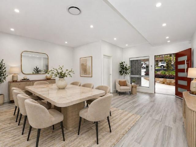 Impressive 4 bedroom duplex for the Modern Family