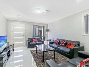 Impressive 5 Bedroom family residence
