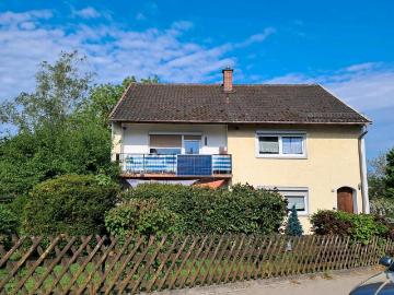 in 85276 Pfaffenhofen, Schönblick 2 Familienhaus mit 593 qm Grund