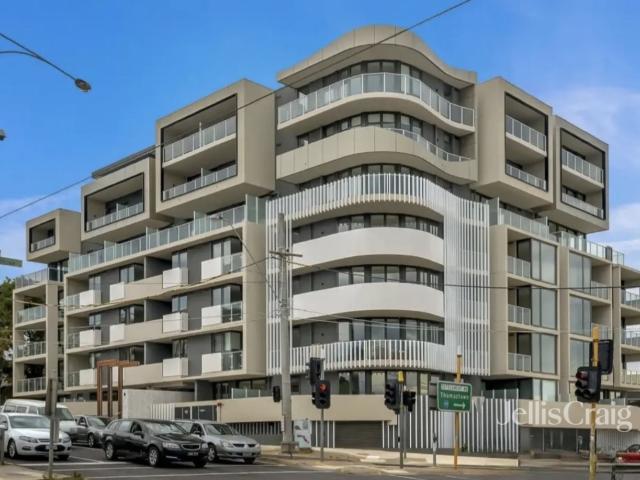 In the Centre of Bundoora