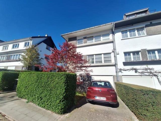in the Chant d'Oiseau neighbourhood