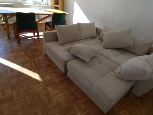 in the Hamburg suburbs spacious 3 room apartment in a very quiet location