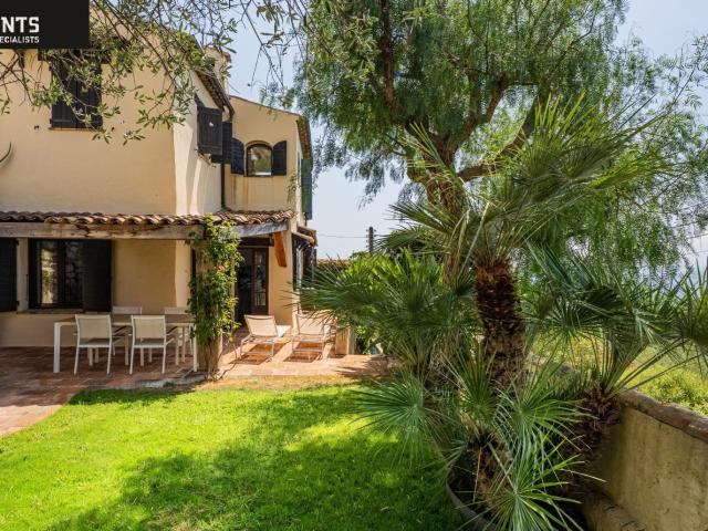 In the heart of Mont Boron, in an elevated and highly sought. 140m² Nice