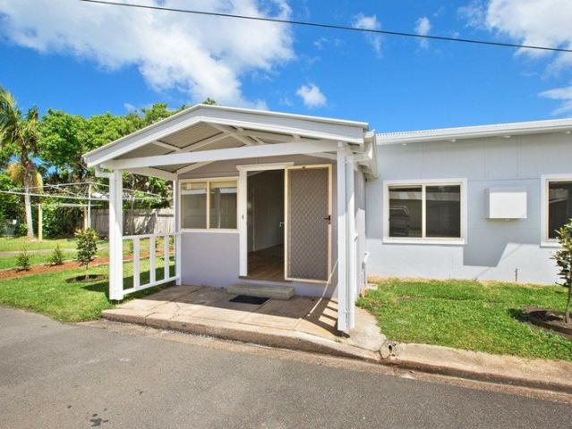 In The Heart Of Town Electricity, Water & Gardening Included!