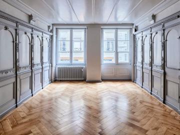 In the heart of the Bern Old Town, you can stay at the historic Junkerngasse