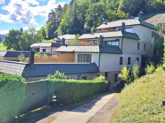 In Traisen: Wohnung 88m² renoviert mit großer Terrasse und tollem Ausblick für nur 119.000 € zzgl. 7.000 € für Parkplatz!
