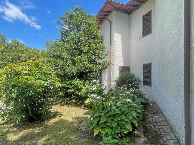 In tranquilla zona residenziale a pochi minuti da Lucca, pro. 317m² Lucca
