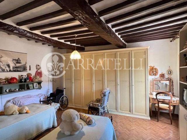 In uno dei borghi più famosi del centro Italia, proponiamo a. 170m² Cetona
