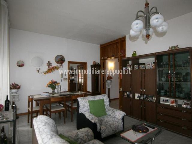 In una delle zone più affascinanti di Lucignano, proponiamo. 330m² Lucignano