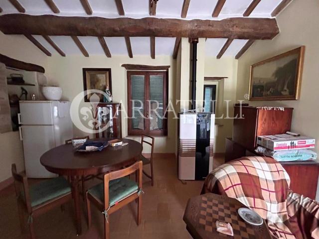 In una location piacevole ma riservata, si propone piccolo a. 122m² Cetona