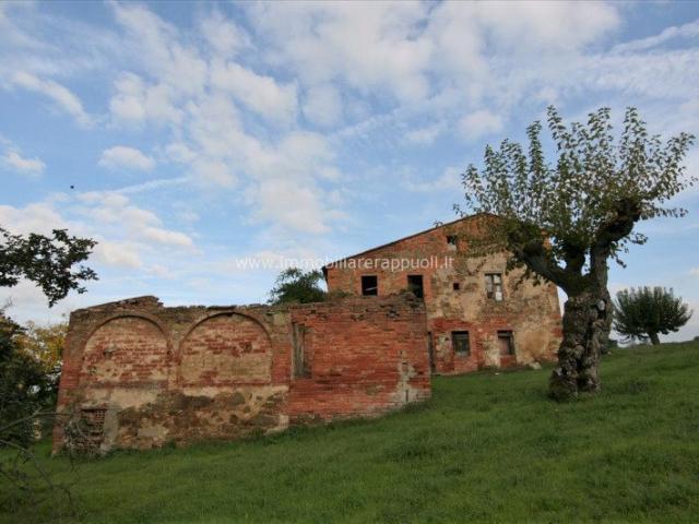 In una posizione collinare incantevole, a soli 1 Km dal cent. 238m² Sinalunga