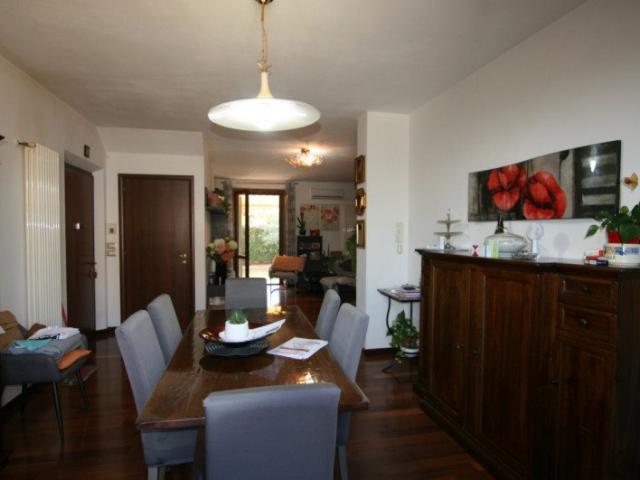 In una tranquilla zona residenziale di Guazzino, nel comune. 219m² Guazzino