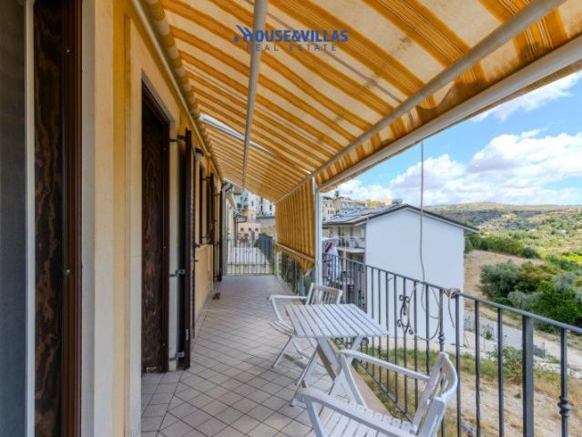 In una tranquilla e ben servita zona residenziale di nuova e. 170m² Noto