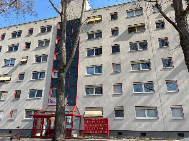 In Uninähe * Saniert & möbliert * 1 Zi. Appartement * Ab 15.Oktober verfügbar !