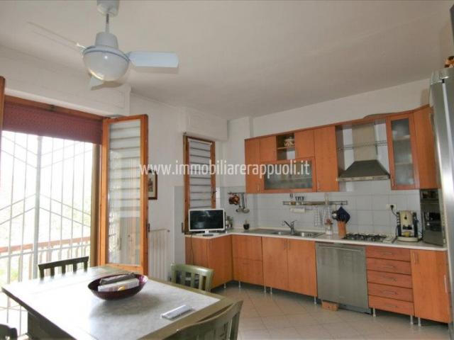 In vendita un affascinante appartamento con ingresso indipen. 106m² Guazzino