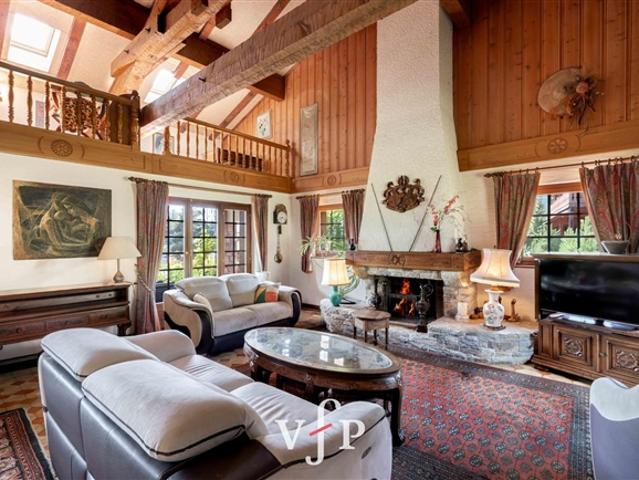 In Verbier, ein großes Haus auf einem großen Baugrundstück
