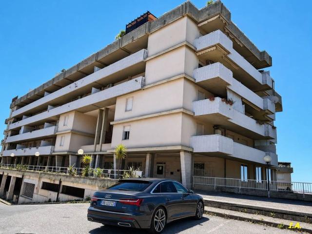 In Via Trigona della Floresta, a pochi passi da Via Ferdinan. 118m² Caltanissetta