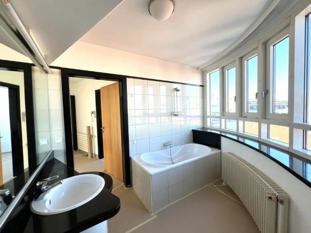 IN VORBEREITUNG: Moderne, klimatisierte 3 Zimmerwohnung mit Terrassen und Wintergarten im Wiener Zentrum