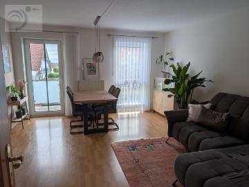 In wenigen Minuten zu AUDI: Tolle 3 Zimmer Wohnung in gepflegtem 6 Familienhaus