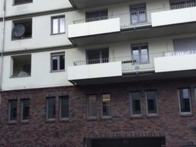 In Wiesbaden Mitte ankommen: 2 Zimmer für Personen ab 60 Jahren mit Balkon und Aufzug
