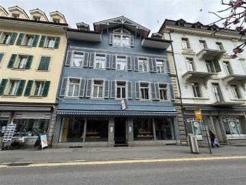 in zentraler Lage 3.5 Zimmer Wohnung im 1. OG