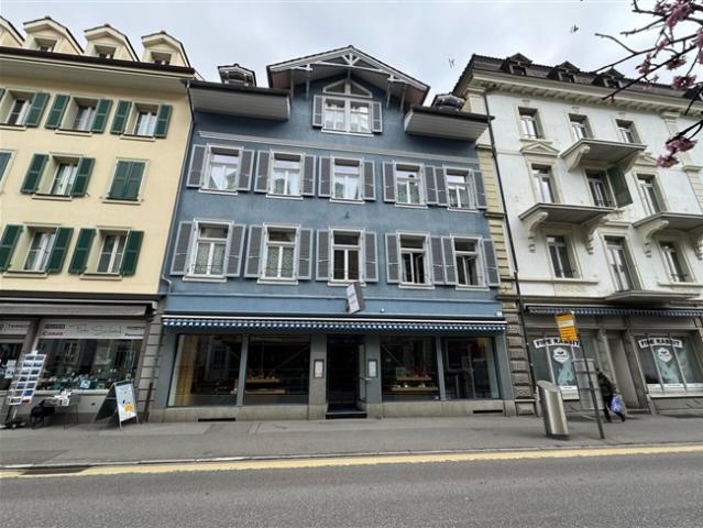 in zentraler Lage 3.5 Zimmer Wohnung im 1. OG