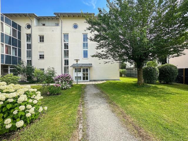 In zentraler Lage vermietete 1 Zimmer EG Wohnung mit Terrasse und TG Stellplatz