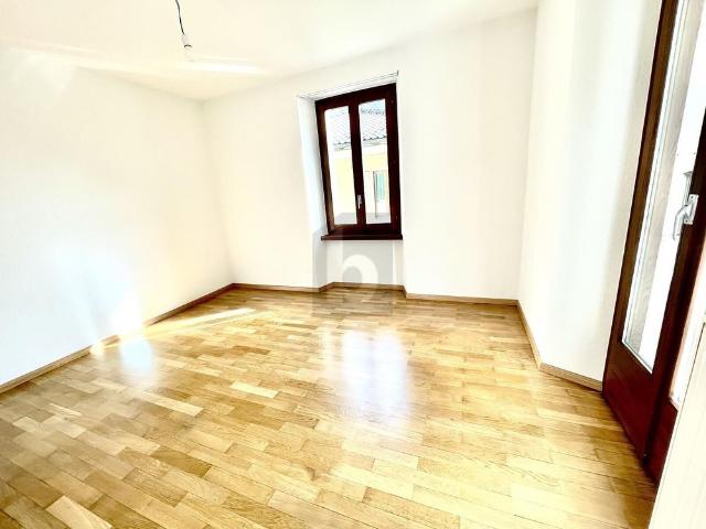 IN ZONA SOLEGGIATA E TRANQUILLA