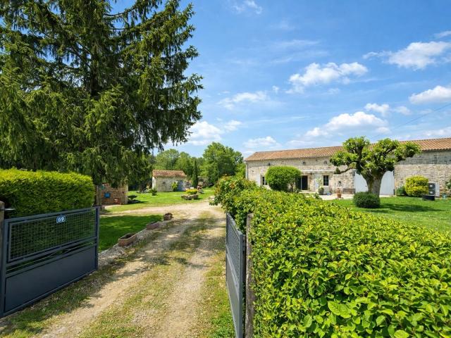 In a peaceful village, this beautiful and spacious 4 bedroom property blends character with comfort