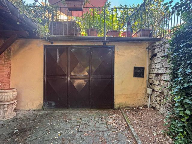 In affitto, appartamento a piano terra con garage e ampio giardino