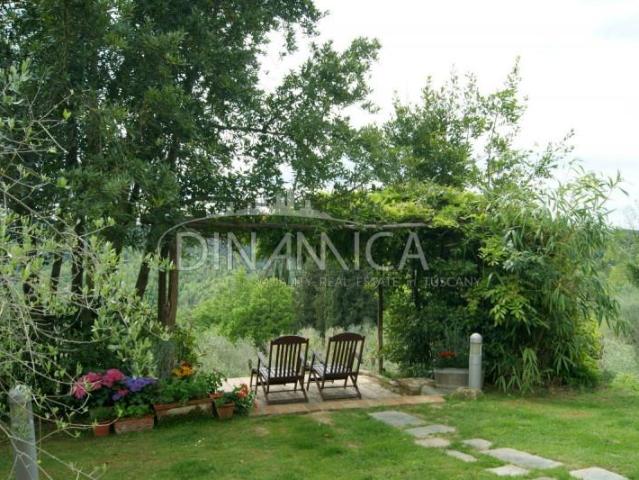In bellissima posizione panoramica, proponiamo in vendita un. 224m² Usigliano