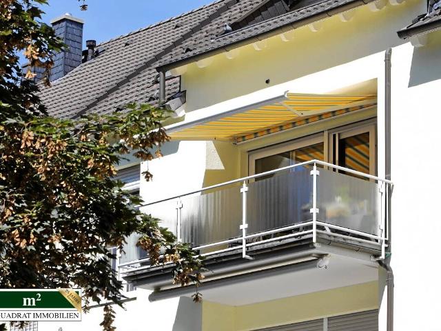 In bester Lage 3 Zimmer Wohnung, 118 qm² mit Balkon, Aufzug und TG Stellplatz und neuen Bädern.