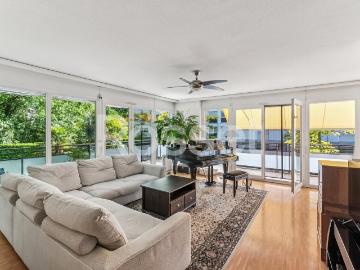 In Co Exklusivität: Elegantes 6 Zimmer Haus mit grosser Terrasse