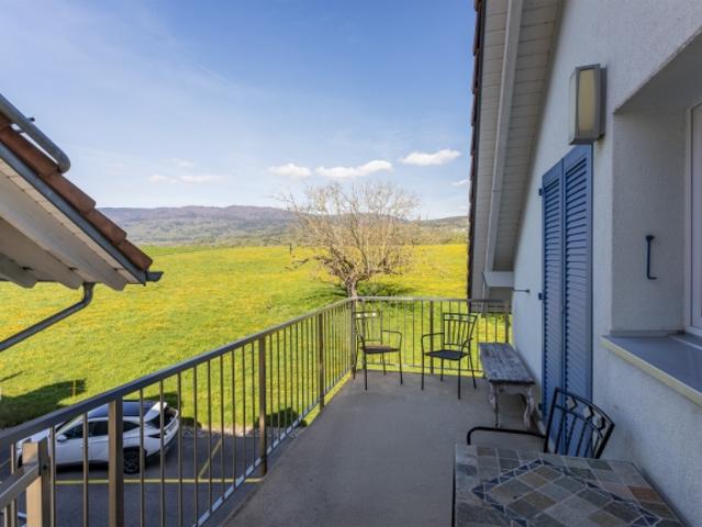 IN CUARNENS, PENTHOUSE MIT 5,5 ZIMMERN UND EINEM ZWISCHENGESCHOSS VON 200 M² FÜR FAMILIEN