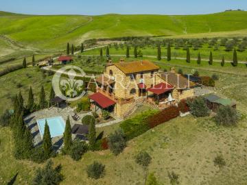 Volterra In Esclusiva Splendido casale in pietra in stil. 234m² Volterra