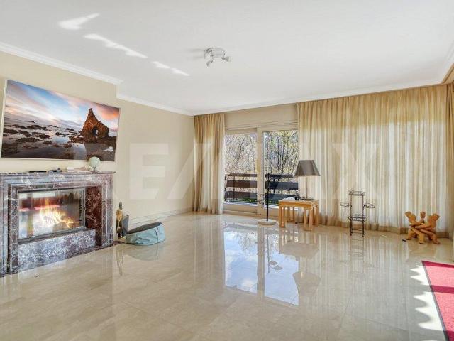 In exklusiver Lage, aussergewöhnliche 7 Zimmer Villa in einer Oase der Ruhe oberhalb von Vevey
