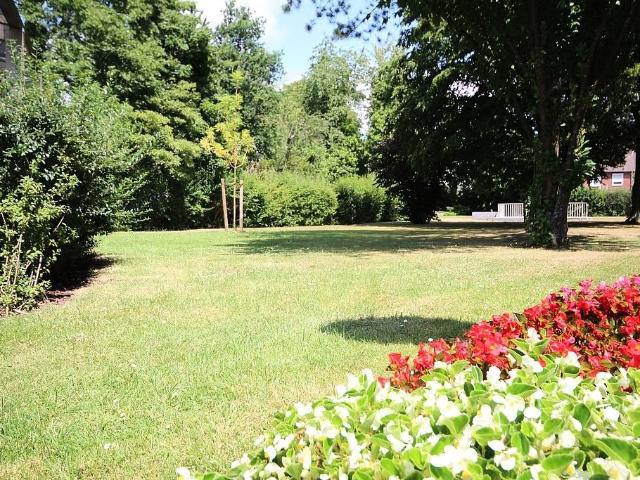 In gefragter Wohnlage mit Balkon und Tiefgaragenstellplatz wohlfühlen!
