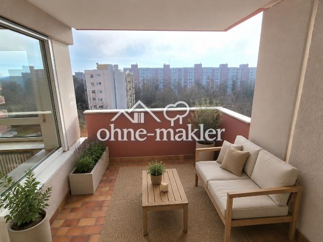 In Germering Wohnung mit vier Zimmern und Balkon