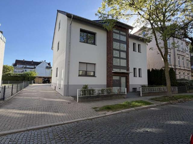 In Glacisnähe: Freundliche 4 Zimmer Wohnung mit Einbauküche und Garten