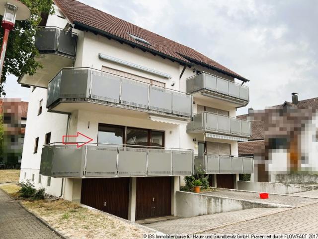 In guter, ruhiger und angehenmer Wohnlage: Geräumige 3 Zimmer Wohnung mit gr. Balkon und Stellplatz