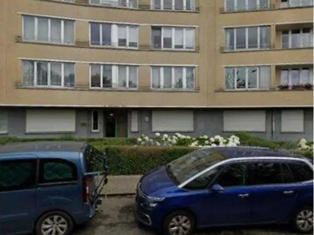 in openbare verkoop Appartement Etterbeek