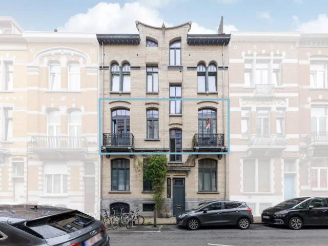 in openbare verkoop Appartement Schaarbeek