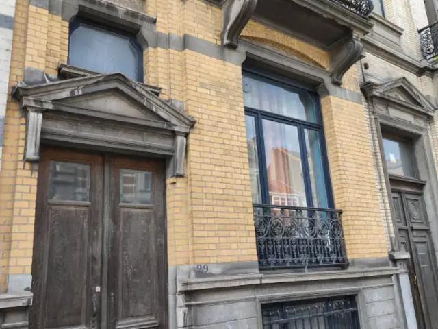 in openbare verkoop Huis gemengd gebruik Brussel