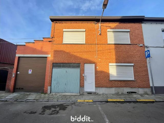 in openbare verkoop Huis Fayt lez Manage